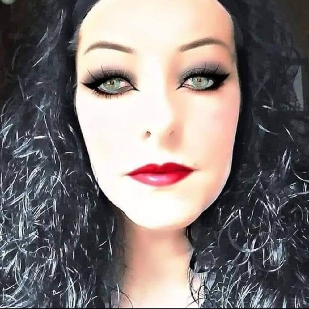 Meet your Posher, Misty
